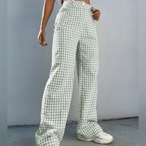 Light green checkered women’s pants size small (4)